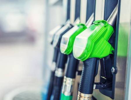 Olej napędowy ceny w Warszawie: jakie czynniki wpływają na koszty tankowania